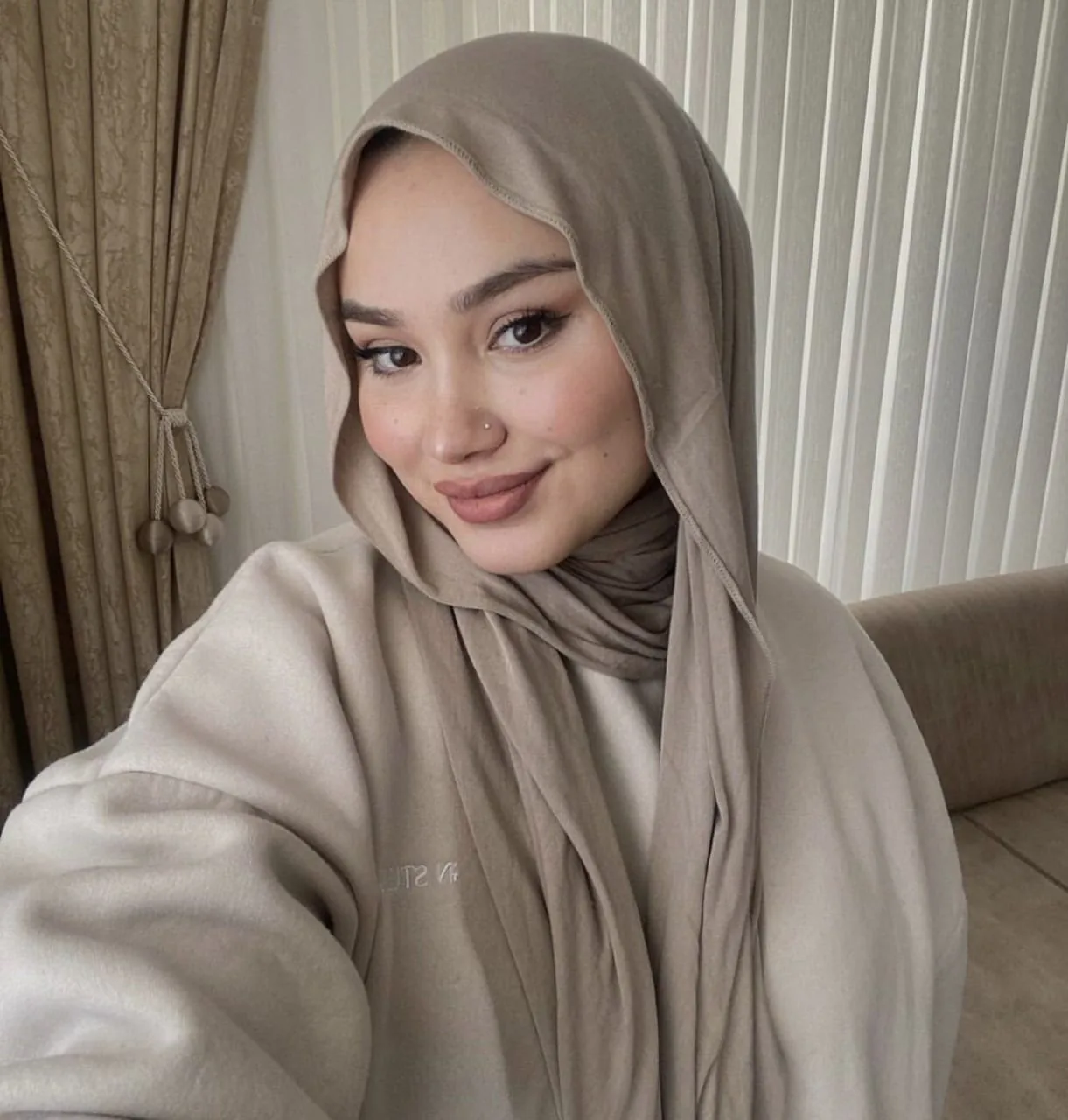 Gamze - Esenyurt Escort