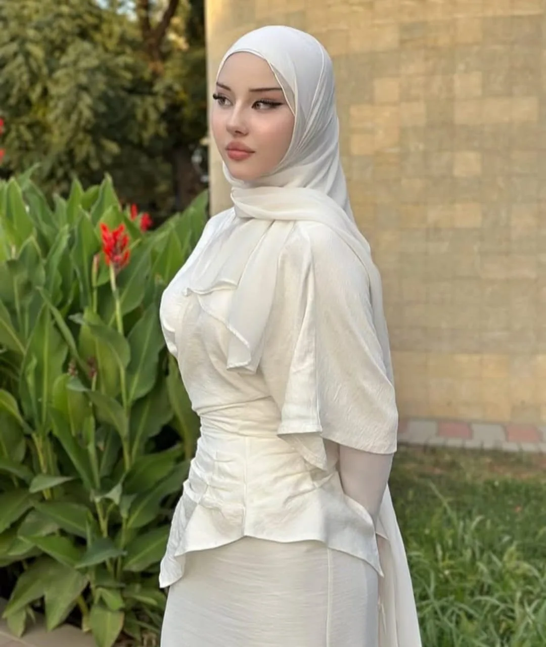 Defne - Esenyurt Escort