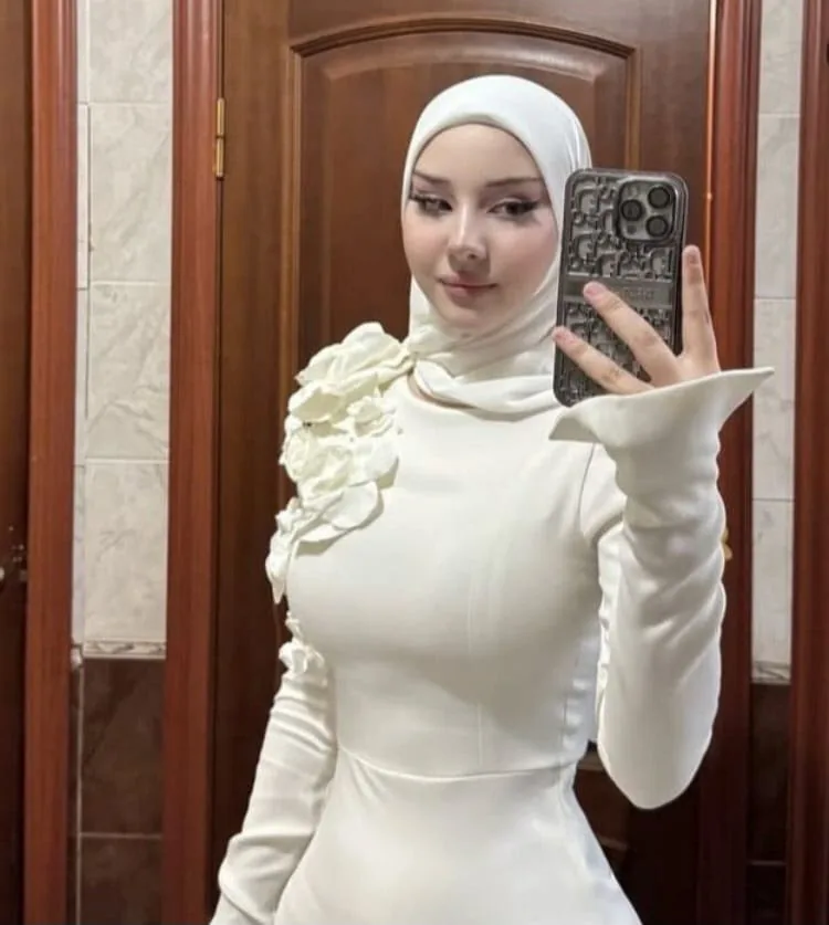 Defne - Esenyurt Escort