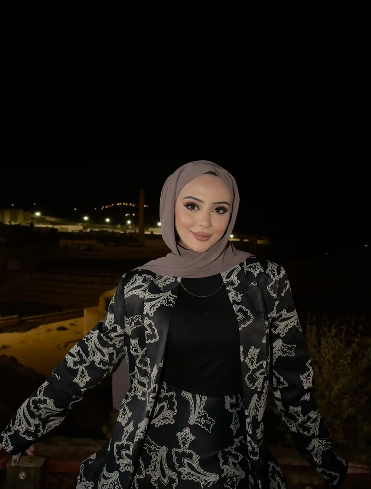 Esra - Esenyurt Escort