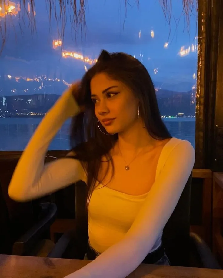 Selen - Esenyurt Escort