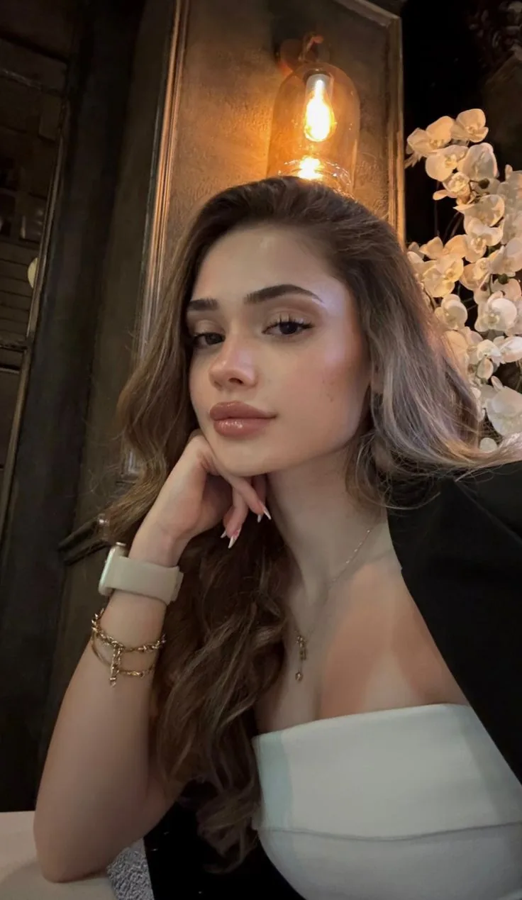 Selen - Esenyurt Escort