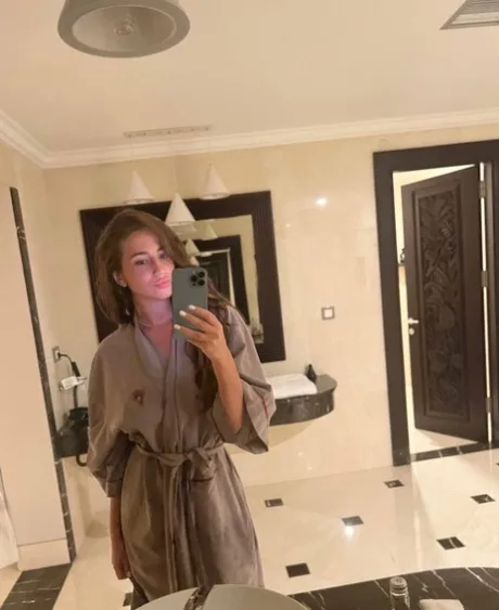 İstiklal VIP Escort Bayan Defne